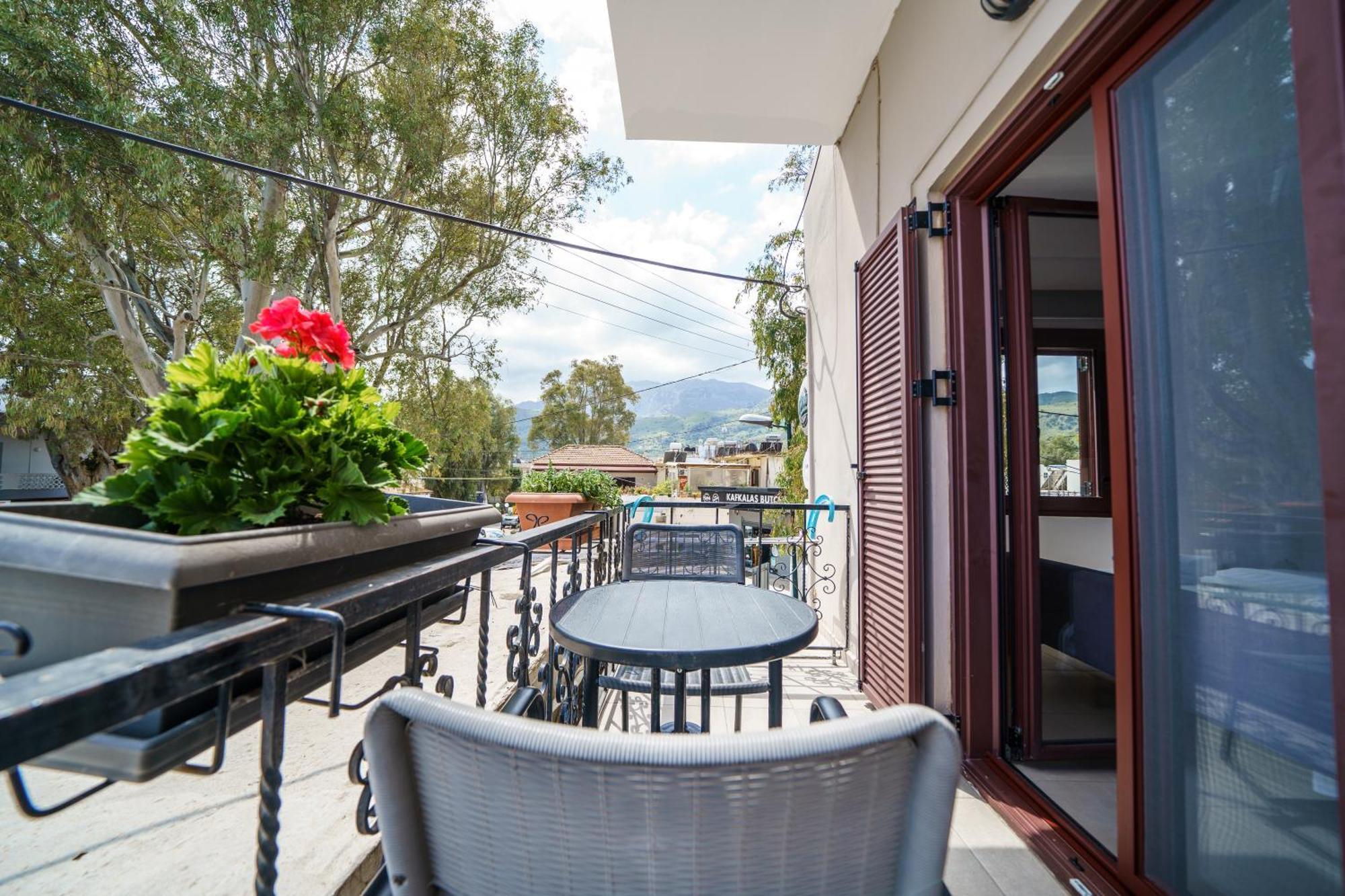 Dimitra & Deslina Luxury Αpartments Lägenhet Georgioupoli Exteriör bild